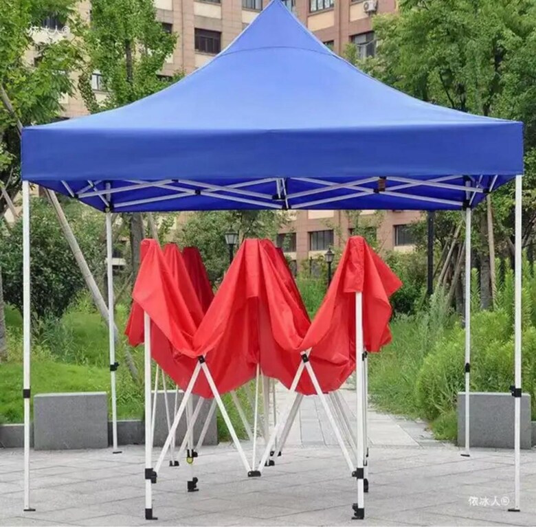 Villa bahçesinde bağımsız gazebo; oturma alanı gölgelenir 4